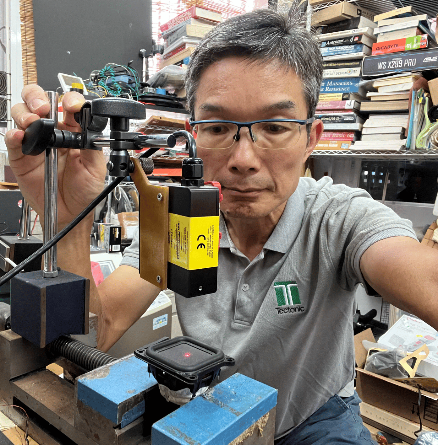 How to measure deformation of speaker